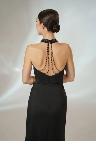 Чёрное платье американка с бусинами на спине Чёрное платье американка с бусинами на спине