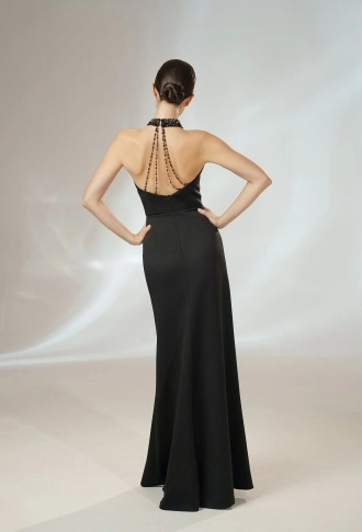 Чёрное платье американка с бусинами на спине Чёрное платье американка с бусинами на спине