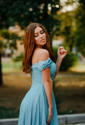 Голубое блестящее платье Голубое блестящее платье