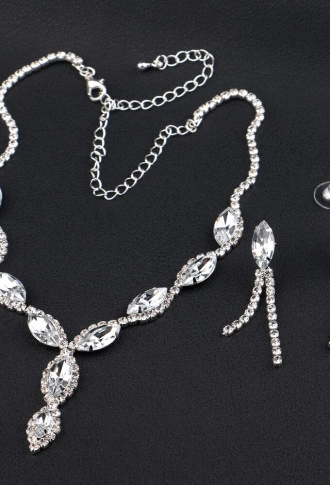 Серебряный набор колье и серьги 300411