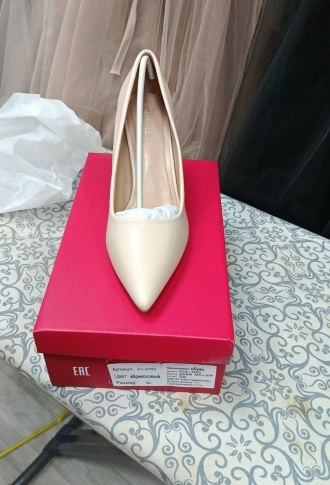 Бежевые туфли 