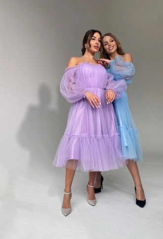 Лавандовое платье миди с пышными рукавами Лавандовое платье миди с пышными рукавами