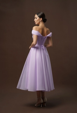 Лавандовое выпускное платье миди из органзы