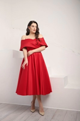 Красное атласное платье миди со спущенными плечами Красное атласное платье миди со спущенными плечами