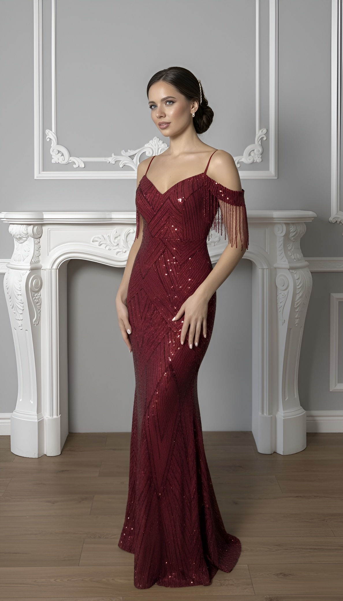 Бордовое платье из пайеток со спущенными плечами и бусинами