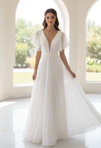 Белое платье из органзы с открытой спиной и рукавами крыло