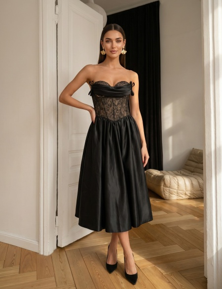 Чёрное кружевное платье миди с корсетным лифом