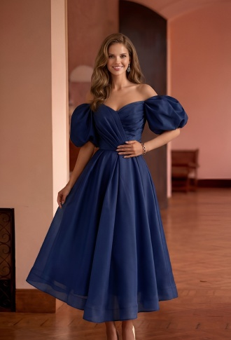 Синее корсетное миди-платье с объёмными рукавами