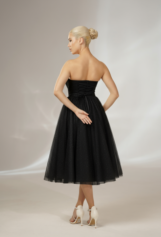 Чёрное блестящее платье миди бандо