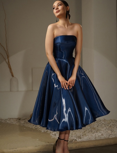 Тёмно-синее платье миди из зеркальной органзы