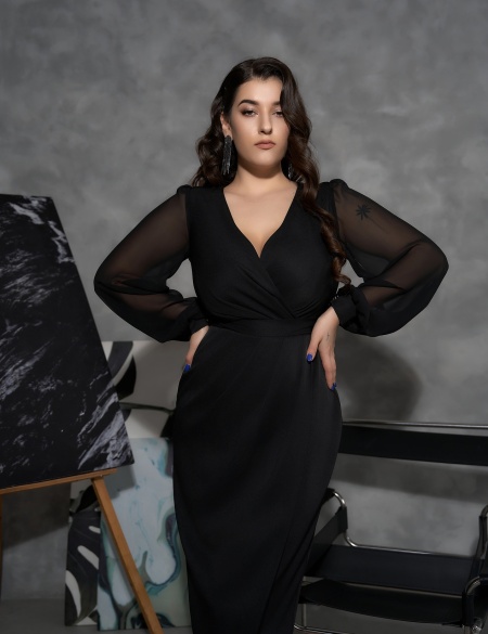 Чёрное платье миди с рукавами