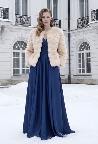 Шуба из меха кролика персиковая