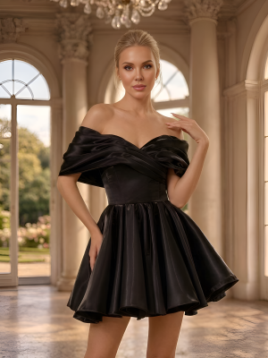 Чёрное платье мини из органзы с объёмными спущенными плечами