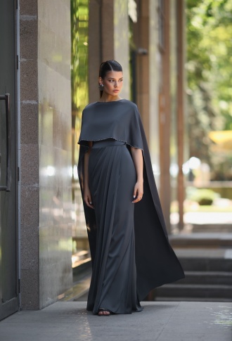 Графитовое платье с кейпом