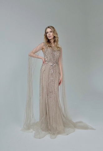 Коричневое платье из бисера и пайеток с длинными рукавами в пол