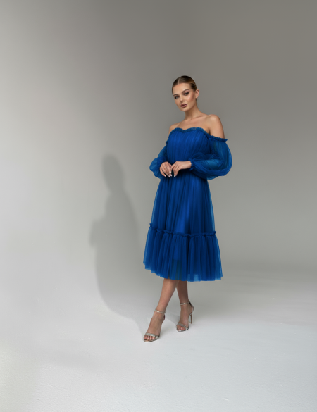 Синее платье миди с пышными рукавами