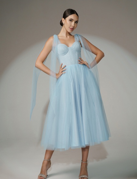 Голубое платье миди с бантиками