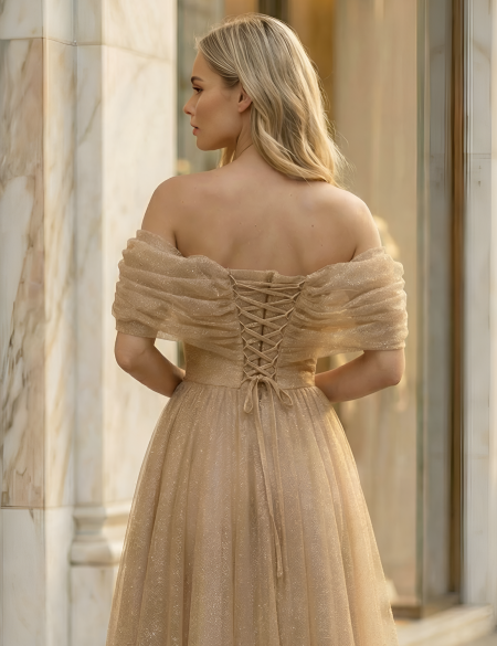 Золотое блестящее платье миди со спущенными плечами