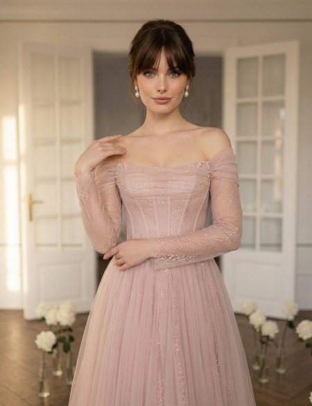 Розовое платье с корсетом и кружевными рукавами