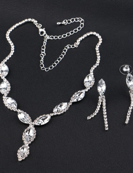 Серебряный набор колье и серьги 300411