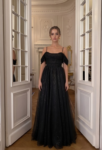 Чёрное блестящее платье мини с накладной юбкой