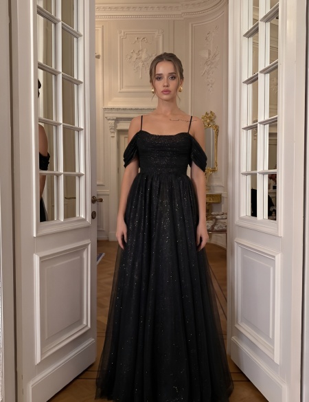 Чёрное блестящее платье мини с накладной юбкой