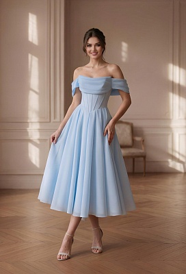 Голубое платье со спущенными плечами а-силуэт