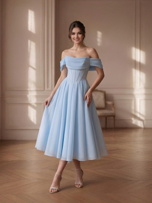 Голубое платье со спущенными плечами а-силуэт