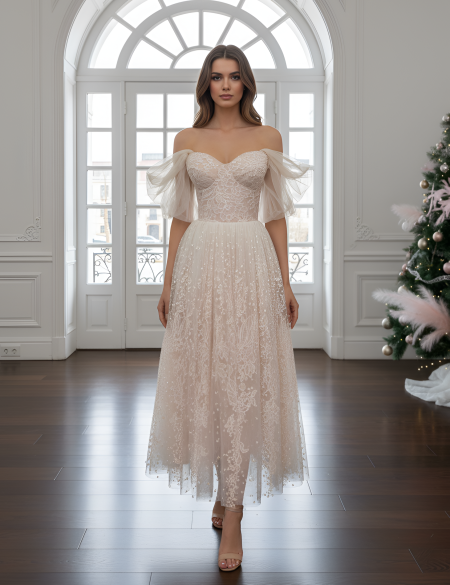 Бежевое платье миди со спущенными плечами