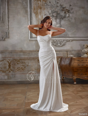 Блестящее вечернее платье в пол