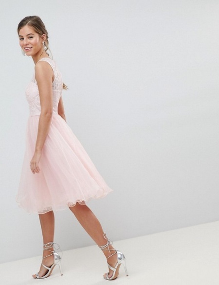 Розовое платье с кружевным верхом, юбка из органы