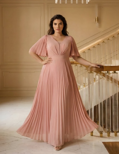 Розовое платье с плиссированной юбкой и рукавами-крылышками