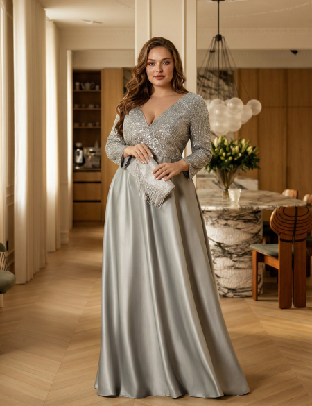Серебряное атласное платье с длинными рукавами, верх декорирован пайетками