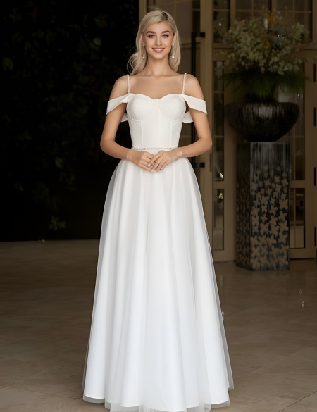 Свадебное платье с жемчужным поясом Рина