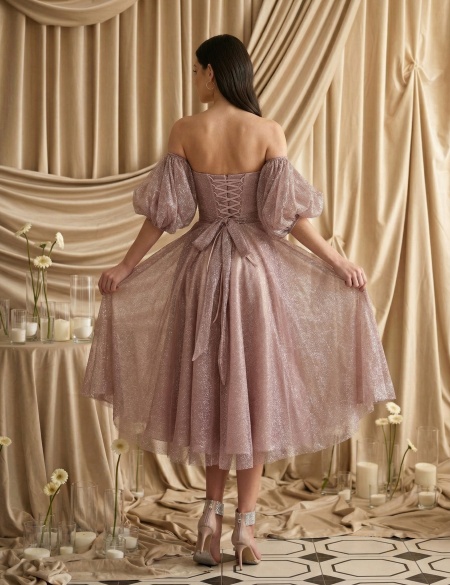 Лиловое блестящее платья миди бандо с буфами