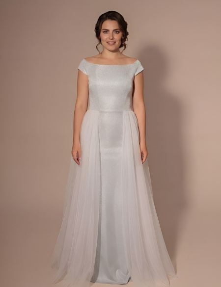 Серебряное блестящее платье по фигуре с накладной фатиновой юбкой