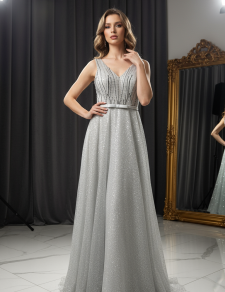 Серое платье с блестящей юбкой и бисером на лифе
