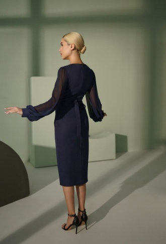 Тёмно-синее платье миди с рукавами