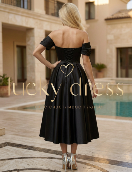 Чёрное платье миди с корсетным лифом и разрезом на ноге