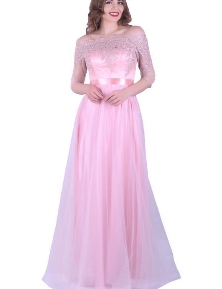 Пудровое фатиновое платье со спущенными плечами, рукава 3\4