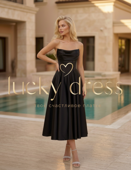 Чёрное платье миди с корсетным лифом и разрезом на ноге