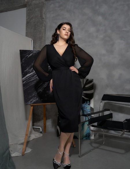 Чёрное платье миди с рукавами