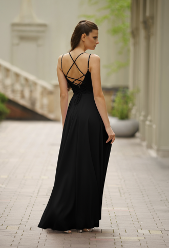 Чёрное шифоновое платье на лямках