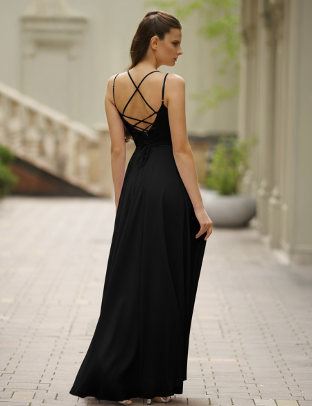 Чёрное шифоновое платье на лямках