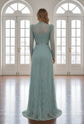 Мятное блестящее платье с длинными рукавами