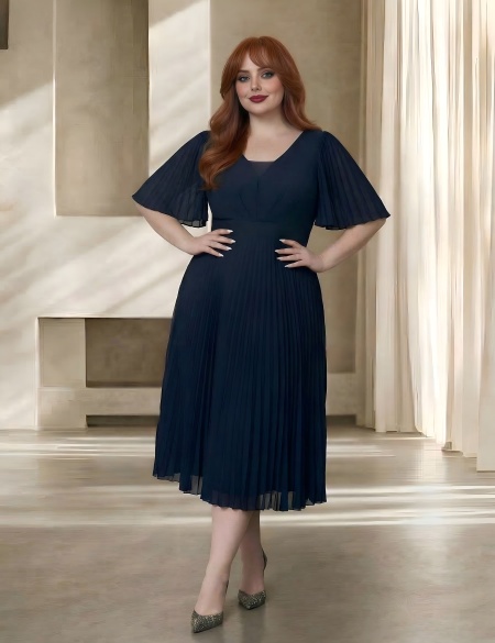 Темно-синее платье миди с плиссированной юбкой и рукавами-крылышками