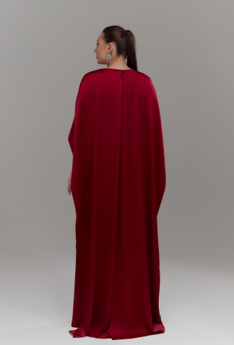 Бордовое платье с кейпом