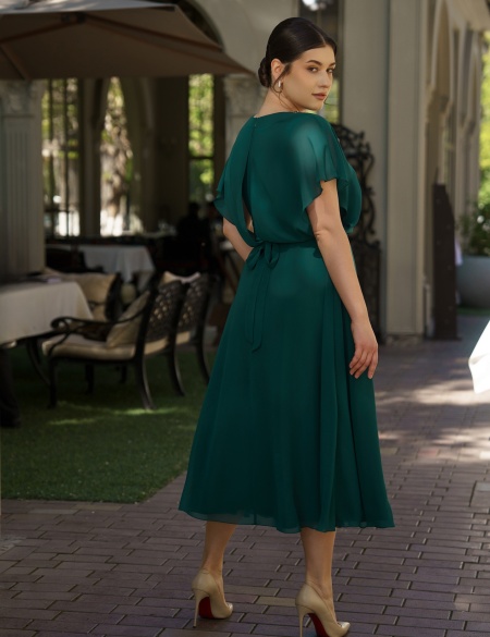 Изумрудное шифоновое платье миди с рукавами крыло
