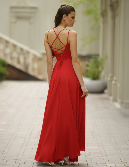 Красное шифоновое платье на лямках