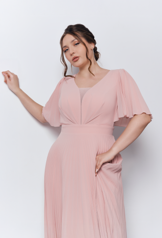 Розовое платье миди с плиссированной юбкой и рукавами-крылышками